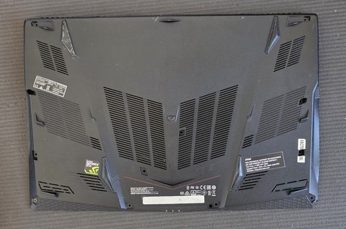 MSI GE63 RAIDER RGB 8RE GAMING LAPTOP INTEL I7 8th Gen NVIDIA GTX With Charger - Picture 4 of 12