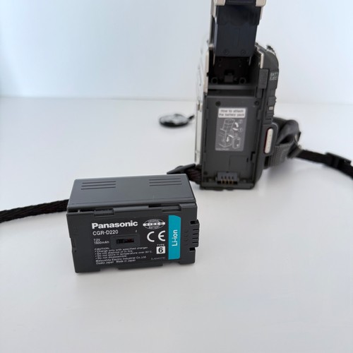 Panasonic NV-DS35B Mini Digital Video Cassette Camcorder - No Charger - Picture 12 of 18