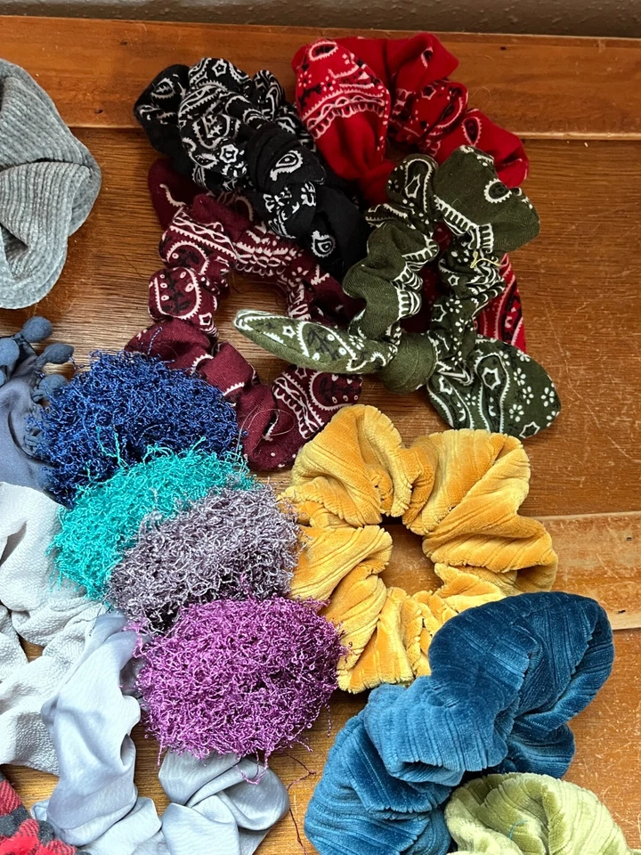 Large Lot of Red & Black Buffalo Check Blue & Gray Velvet Maroon & Black Hankie  - Image 4 of 4