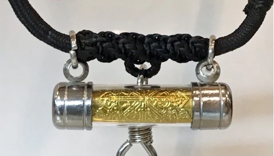 Collar Takrud Hoja de Oro Mantra Colgante Takrut 8 Tid Talismán Amuleto Tailandés Foto 2 de 4