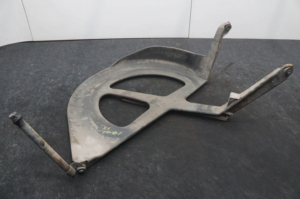 Conjunto de soporte de neumático de repuesto trasero OEM Rolls Royce Silver Shadow 1973 Foto 2 de 4