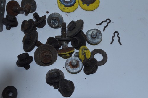 1969-1970 MUSTANG GT MACH 1 COUGAR XR7 LH RH REAR 1/4 GLASS FASTENERS & STOPS - Picture 5 of 7