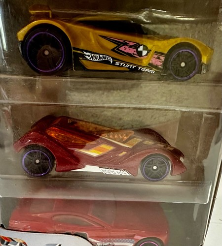 Hot Wheels 2018 3 Pack W/ Stunt Car Diecast Cars NEW ~ Party Favor / Prize! - Picture 2 of 6