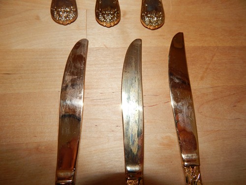 WM Rogers & Sons Enchanted Rose Gold Plated Flatware Set 39 pieces With extras - Picture 6 of 8