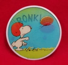Vintage Peanuts Snoopy Playing Football Flicker Flasher Vari Vue Button
