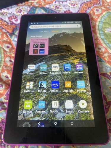 Amazon Fire (5th Generation) 16GB, Wi-Fi, 7in - Magenta - Picture 4 of 5