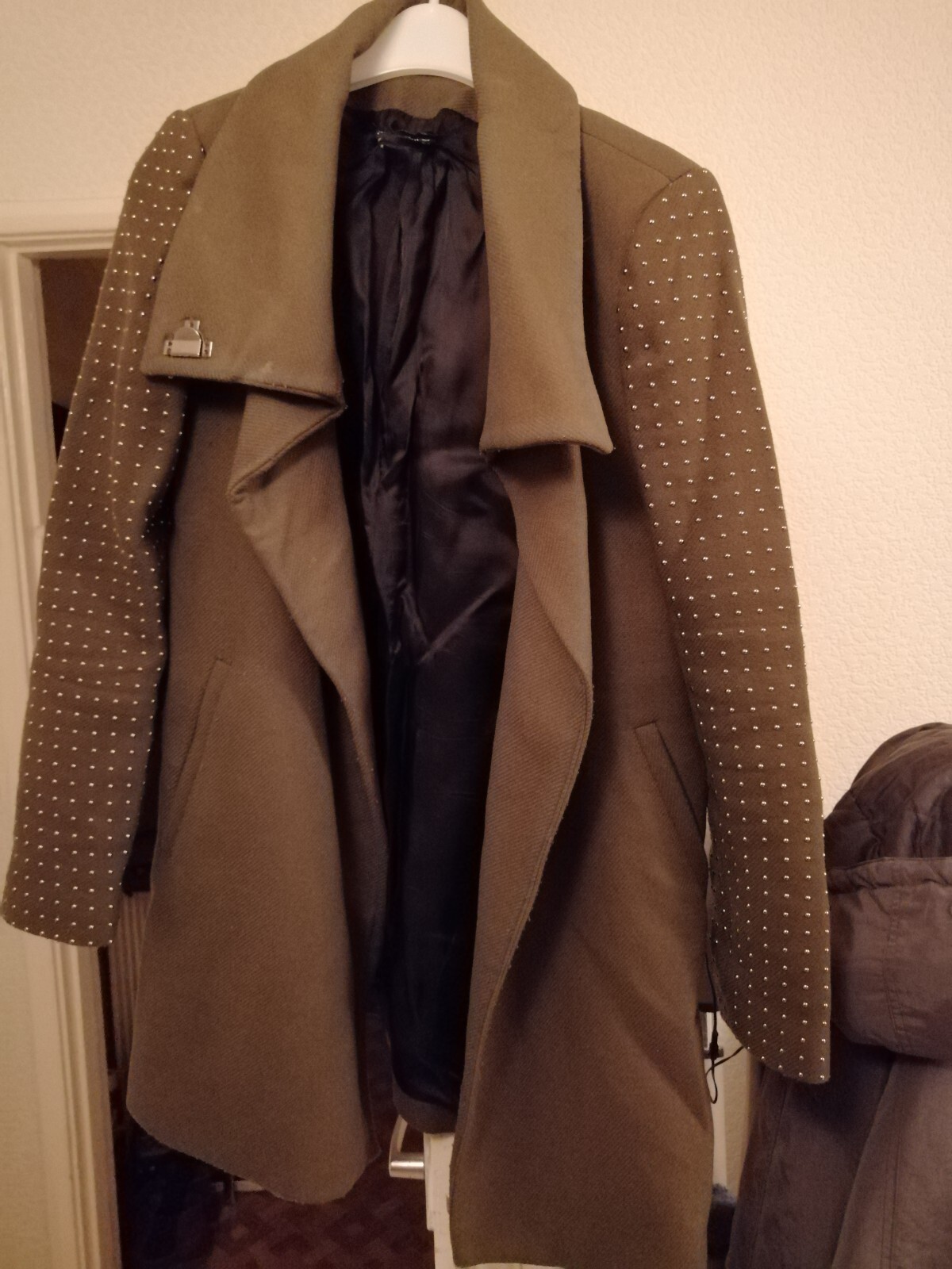Picture 4 of 5