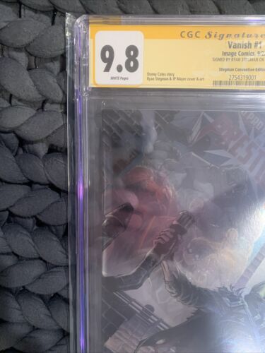 Vanish #1 Virgin Foil NYCC Exclusive Signed by Ryan Stegman CGC SS 9.8 (Image) - Bild 3 von 24