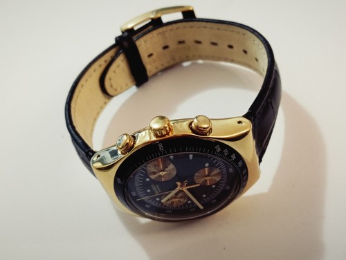 SWATCH IRONY CHRONO 2002 GOLDFINGER SPECIALE JAMES BOND 007 YCG401 NUOVO - Imagen 4 de 15