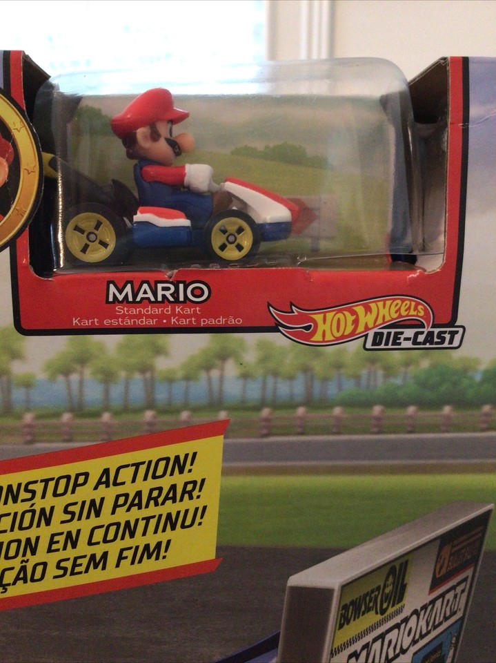 Hot Wheels Mario Kart Circuit Slam Track with Mario Standard Kart