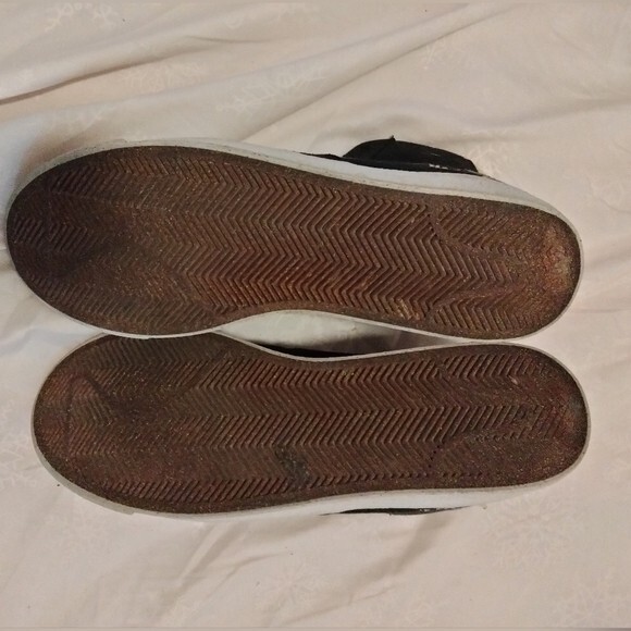Picture 5 of 12