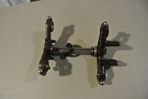 1970 Suzuki Blazer TC90 Triple Tree Fork Clamp - Picture 2 of 4