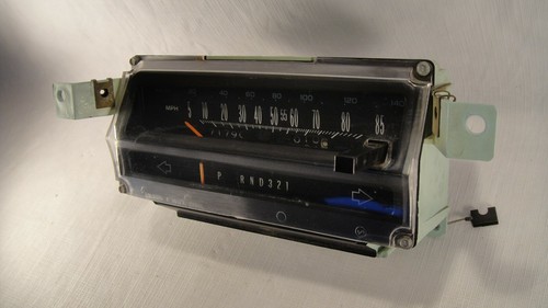 1981-1984 CADILLAC FLEETWOOD DEVILLE INSTRUMENT GAUGE CLUSTER SPEEDOMETER - 71K - Picture 4 of 8