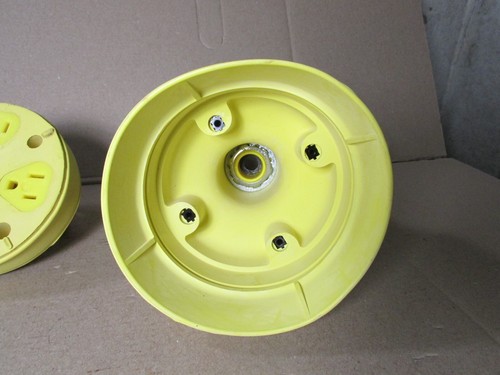 WOODHEAD 34047 Pendant Quad Tap 34047 Receptacle - Read Description - Missing Sc - Picture 3 of 10