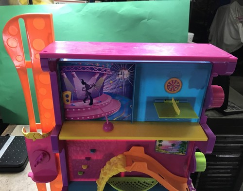 Polly Pocket Playset Large Spin N Surprise Hotel 2011 Playhouse - Incomplete - Picture 2 of 21