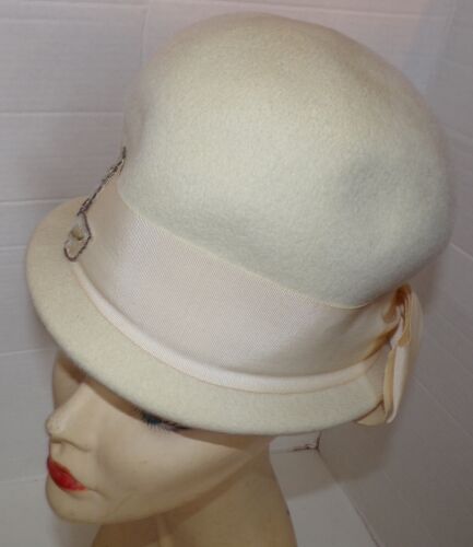 Vintage 50s 60s Winter White Wool Cloche Hat Sequin Applique - Picture 3 of 8