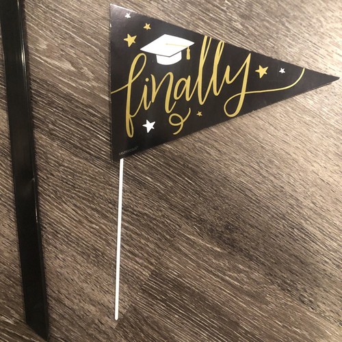 Graduation Supplies-Plates, Cups, Plastic Forks, Cupcake Picks, Signs, Shred—Lot - Picture 12 of 12