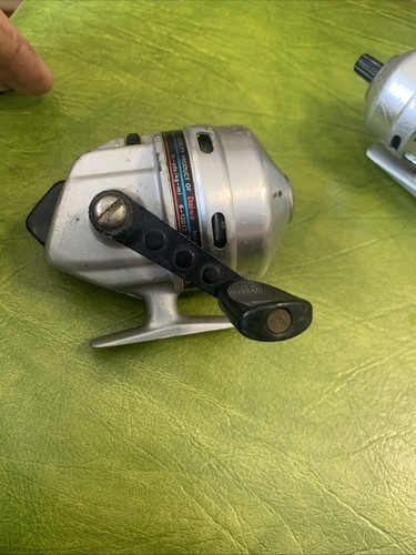 2 Vintage Daiwa Fishing Reels Minicast-2 Japan & Apollo 108S Both Work Great - Picture 4 of 11