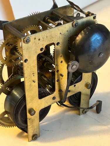 GOOD RUNNING   E. INGRAHAM CO. CLOCK  MOVEMENT, KEY WIND, COMPLETE, BELL STRIKE - Picture 10 of 10