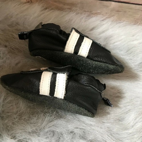 Shoo Shoos Boys Moccasins Size 6-12 Mo Black White Football Leather Soft Sole - Picture 6 of 7