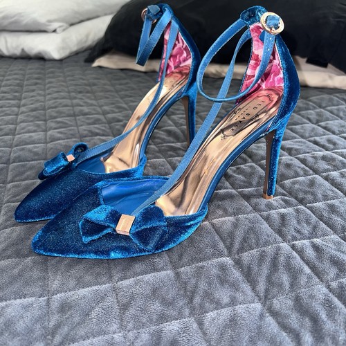 Scarpe con tacco alto Ted Baker donna taglia 8,5 velluto a punta stiletto fiocco verde acqua - Foto 1 di 11