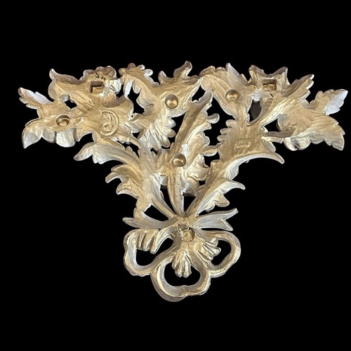 Escultura de pared decorativa 3D con ramo de flores de hoja blanca crema Italia 11" LEER de colección - Imagen 2 de 6