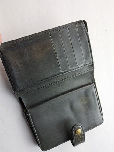 Louis Vuitton Monogram LV Snap Wallet - Picture 5 of 15