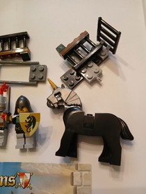 LEGO KINGDOMS 7949 HORSE, 3 KNIGHTS, PARTS, MANUAL, EXCELLENT USED CONDITION