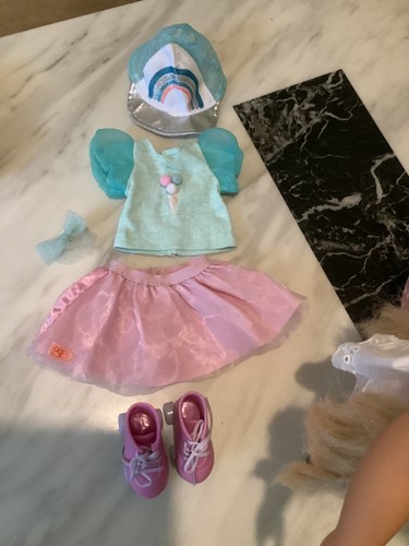 Our Generation 2 Scoops Eiswagen & Hair to There Puppe Phoebe & Outfit "Neu" - Bild 19 von 24