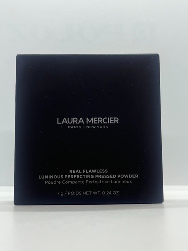 Polvo prensado perfeccionador impecable real miel translúcida Laura Mercier 0,24 oz - Imagen 2 de 3