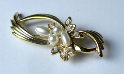 Broche Vintage Plaquée Or Avec Perles Et Cristaux – Estampillée Vpc.p, état Parfait