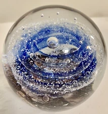 EXTRAORDINARY Handcrafted Blue Swirl Bubbles Art Glass PAPERWEIGHT 3.5”W