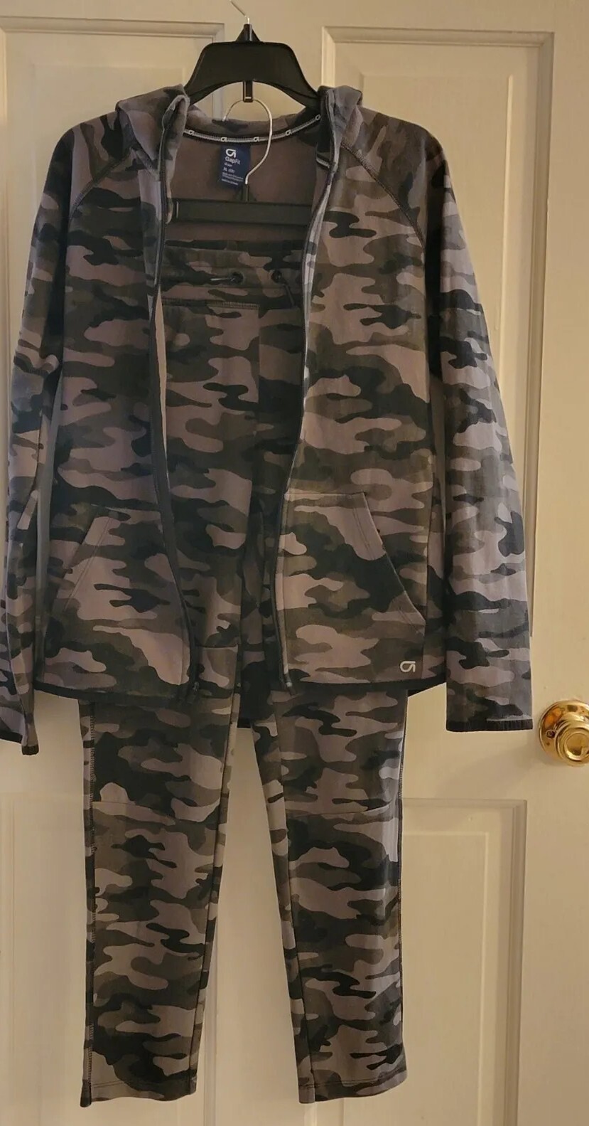 Picture 2 of 9