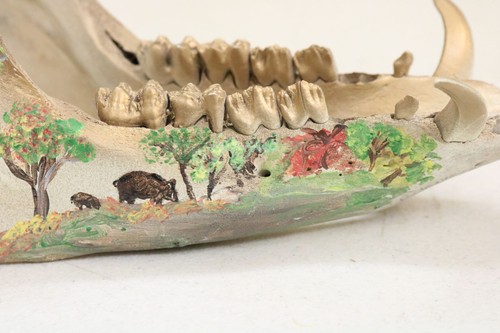 Folk art bone PAINTING Hunting Pastoral Deer Scene ... on found bone IT - Picture 9 of 11