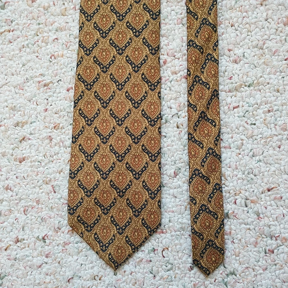 Corbata Centro Cultural Papa Juan Pablo II Marrón Geométrica 100% Seda EE. UU. 3,75" Foto 2 de 4