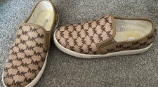 EUC Girl  s Michael Kors Shoes Size: 5