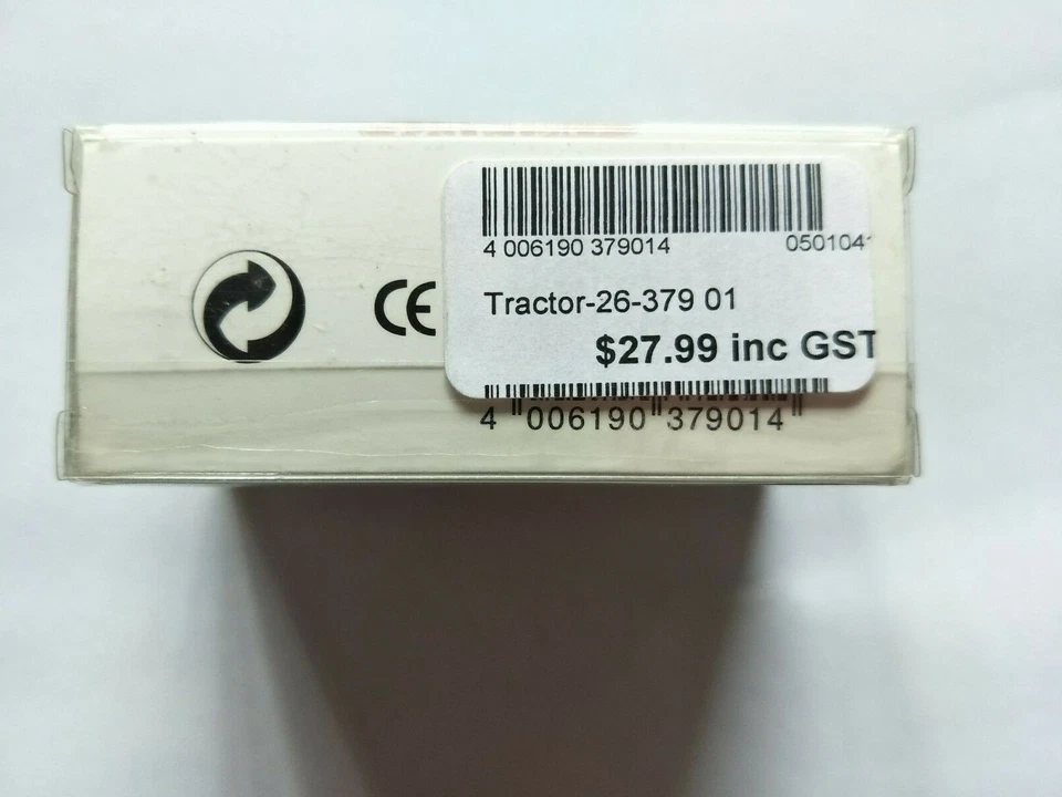 Wiking 0379 01 - Fendt Favorit 926 Vario Tractor (Green) - NEW - Image 2 of 3