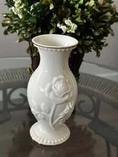 Lenox Cream & Gold Floral and Botton Pattern 6" Small Vase