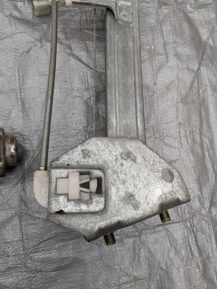 90-97 Mazda Miata POWER Pasajero Lado Derecho REGULADOR VENTANA MOTOR 1990-1997 Foto 3 de 4