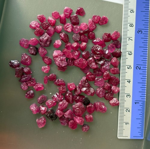 Amazing Lot 170 Cts Heated Red Colour Ruby Rough From Madagascar - Picture 7 of 7