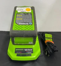 Greenworks 40V Lithium-Ion Battery Charger (29482) w/ Battery (29472)