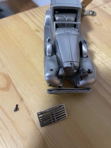 THE DANBURY MINT 1933 CADILLAC V16 TOWN CAR CRAFTED IN PEWTER - Picture 5 of 5