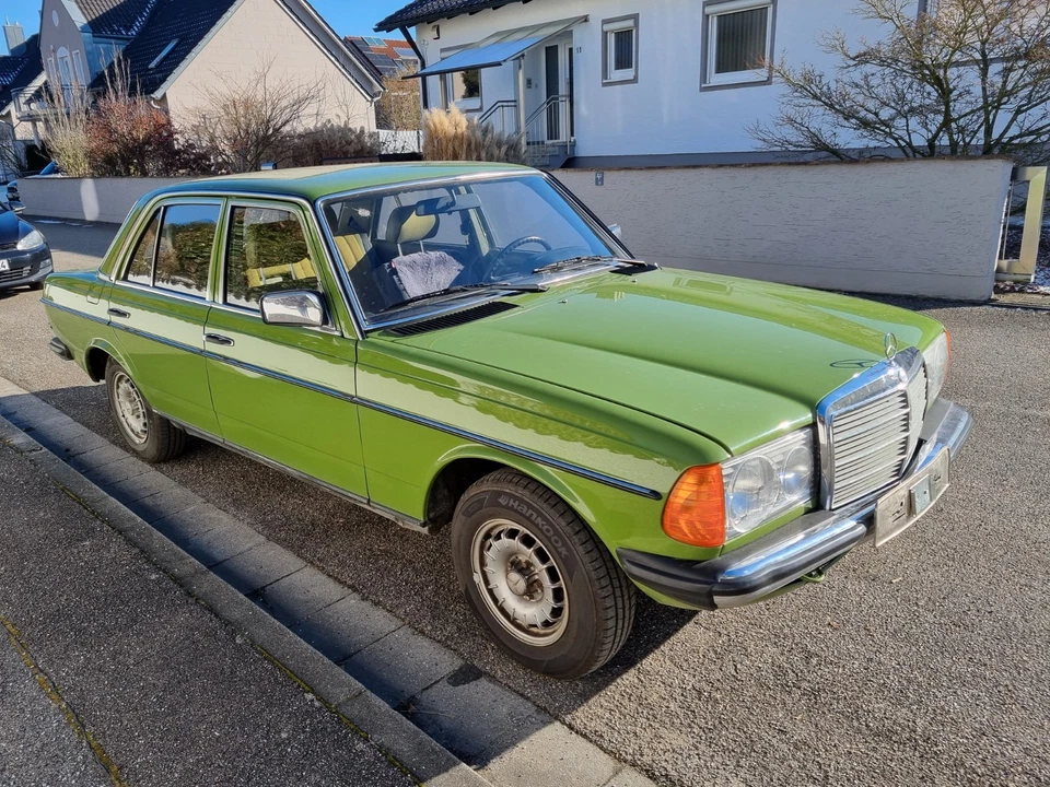 TOP: Mercedes Benz 200 D Diesel orig. 112.000 km W123 Agavengrün - Bild 3 von 4