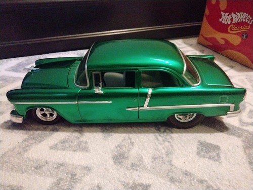 1/18 Hot Wheels Classics Green 1955 Chevrolet Bel Air Limited Edition - Picture 6 of 16