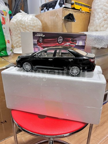 1:18 Scale 2012~2014 Toyota Camry Attitude Black Metallic Diecast Model Car - Picture 21 of 24