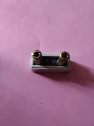 Porzellan Sicherung zum Nachfüllen von 10 A Legrand Stifte Ø 7 mm Abstand 2 cm Neu  - Bild 2 von 3