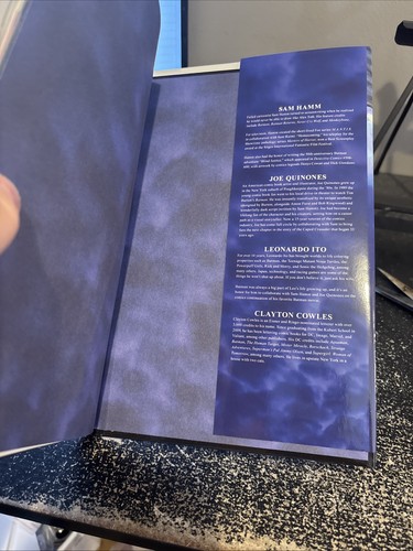 Batman 89 DC Comics Book with Dust Cover 2022 - Picture 11 of 11