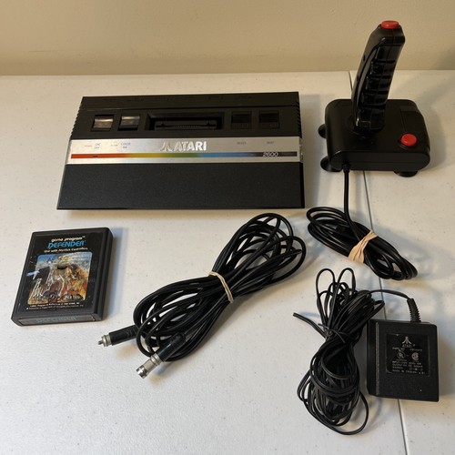 Atari 2600 JUNIOR JR Video Game Console With Defender Quickshot Controller
