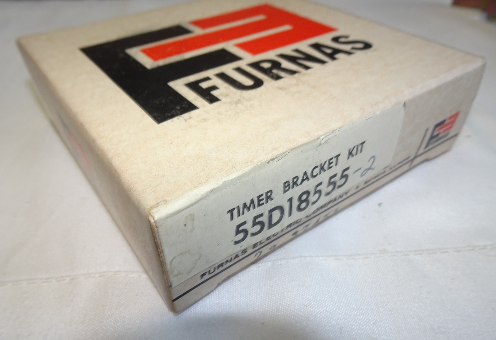FURNAS 55D18555-2 PNEUMATIC TIMER BRACKET KIT FOR SIZES 2, 2-1/2, 3 *NOS* (457)