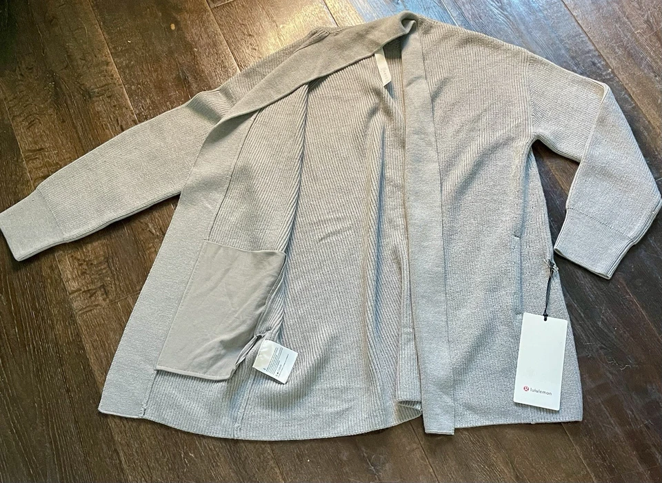 Nuevo con etiquetas Suéter Lululemon Mezcla Lana Merino Abrigo Largo Cárdigan Talla 2 Gris Gaviota $148 Foto 2 de 4